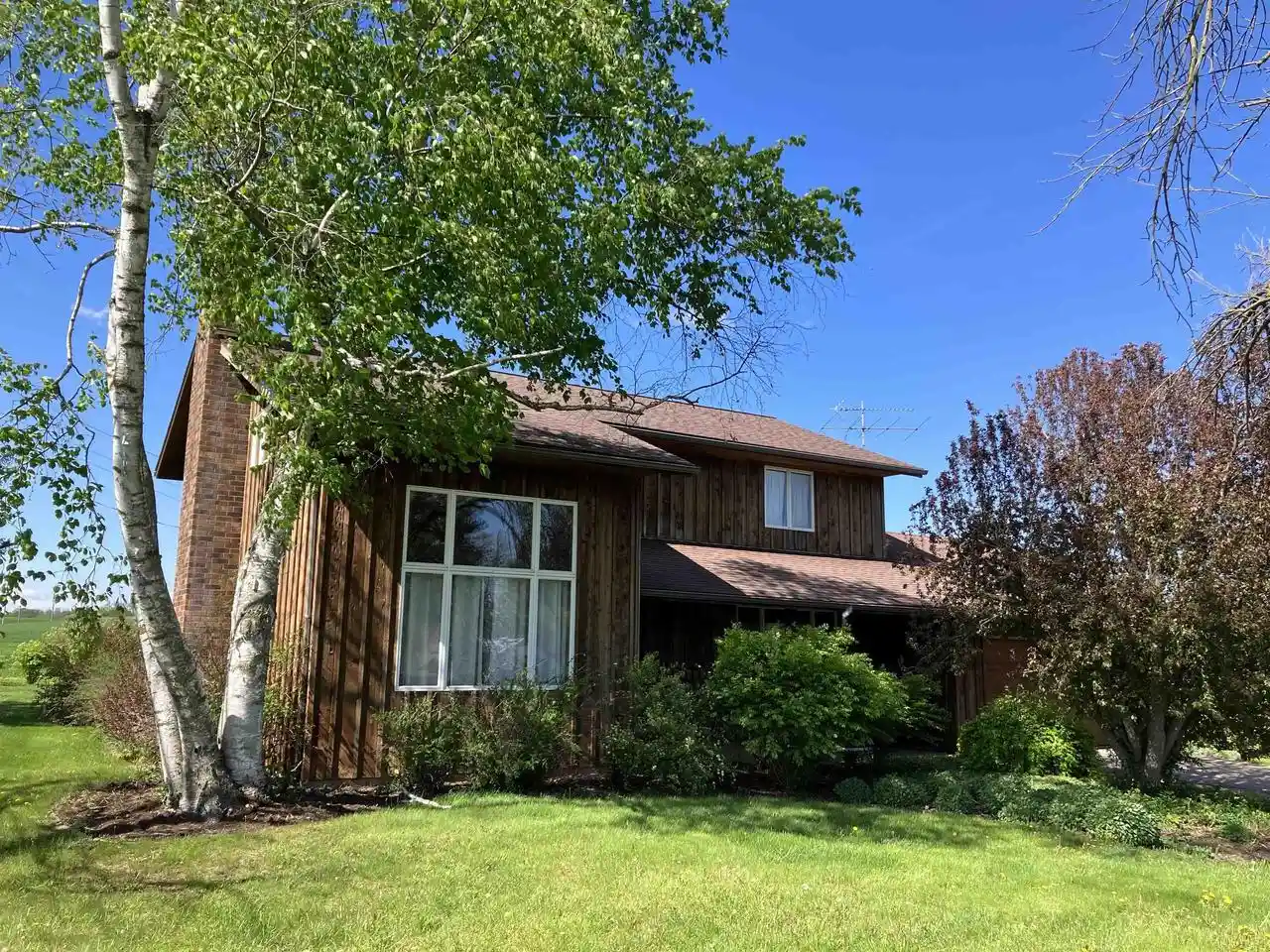 Photo 1 of Single family home for sale at 21008 County Hwy Q, Richland Center, WI 53581 | MLS# 2032248 | Listing updated on 2026-10-03