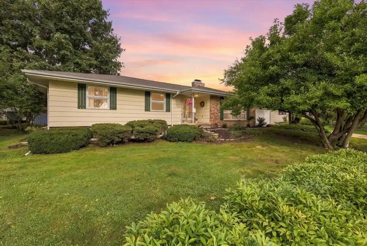 Photo 1 of Single family home for sale at 5302 Comanche Way, Madison, WI 53704 | MLS# 2032250 | Listing updated on 2026-09-18