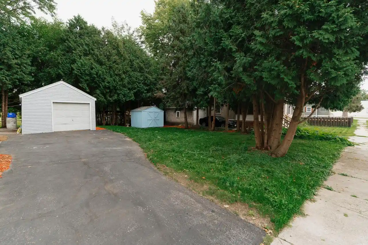 Photo 3 of Single family home for sale at 237 Waverly Pl, Waukesha, WI 53186 | MLS# 1979671 | Listing updated on 2026-09-21