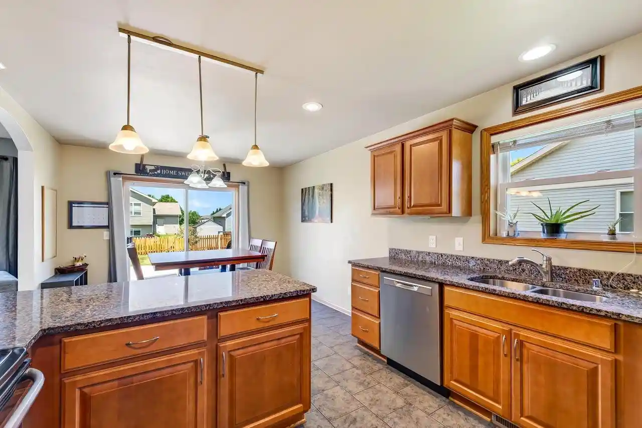 Photo 4 of Single family home for sale at 332 Sandridge Trl, Sun Prairie, WI 53590 | MLS# 2032251 | Listing updated on 2026-09-16