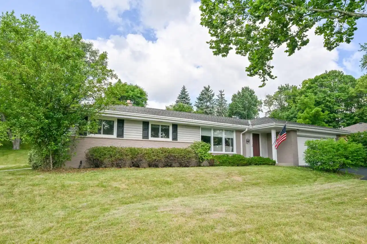 Photo 1 of Single family home for sale at 5127 S Menard Dr, New Berlin, WI 53151 | MLS# 1979687 | Listing updated on 2026-09-10