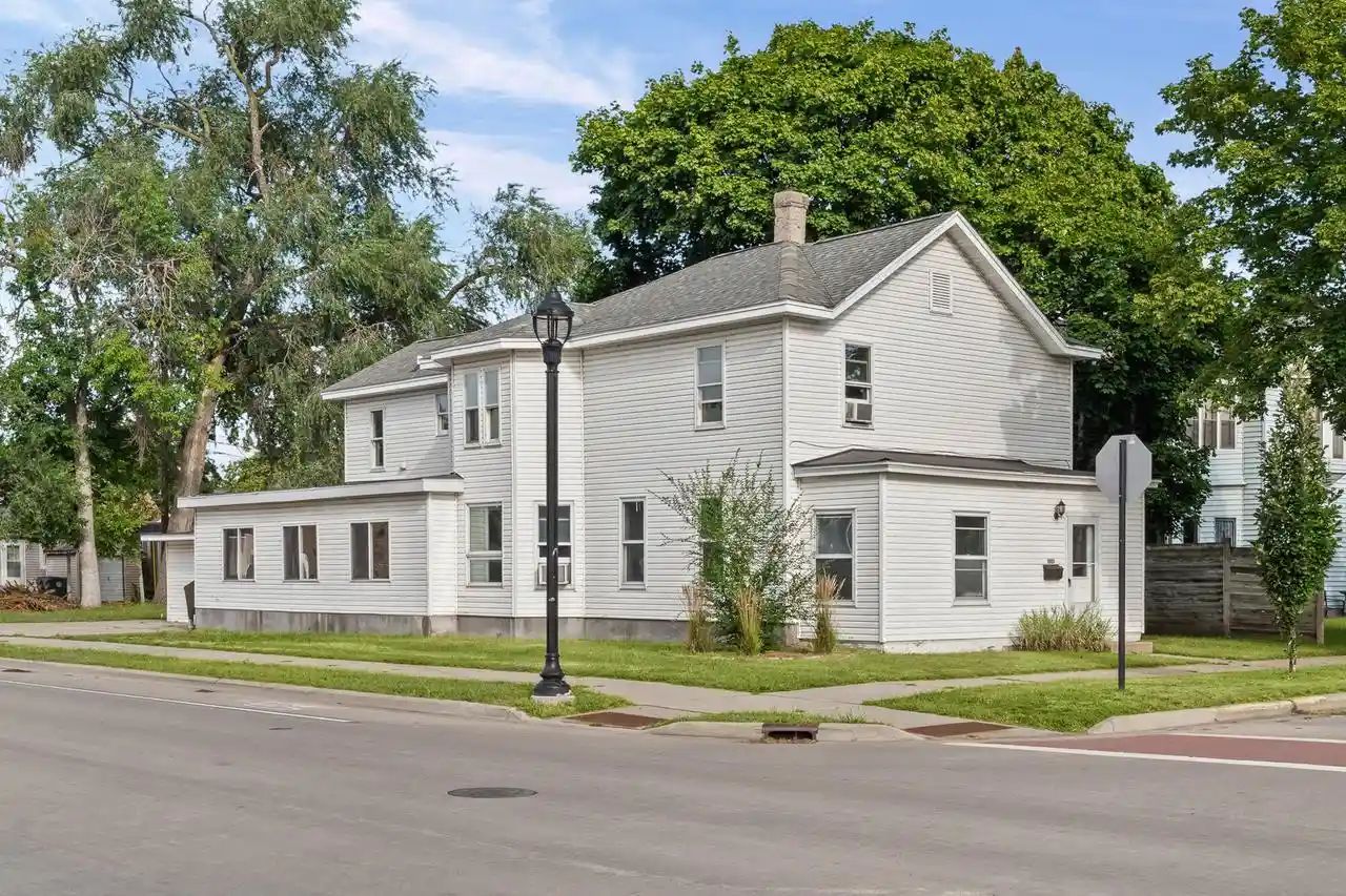 Photo 1 of Single family home for sale at 1603 Charles St, La Crosse, WI 54603 | MLS# 1979698 | Listing updated on 2026-09-10