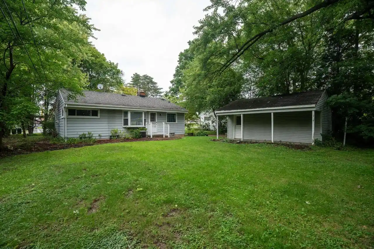 Photo 4 of Single family home for sale at 5833 W Calumet Rd, Milwaukee, WI 53223 | MLS# 1979705 | Listing updated on 2026-09-17