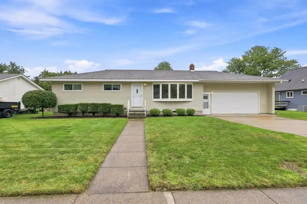 Photo 1 of Single family home for sale at 921 15th Street S, Wisconsin Rapids, WI 54494 | MLS# 22604438 | Listing updated on 2026-09-14