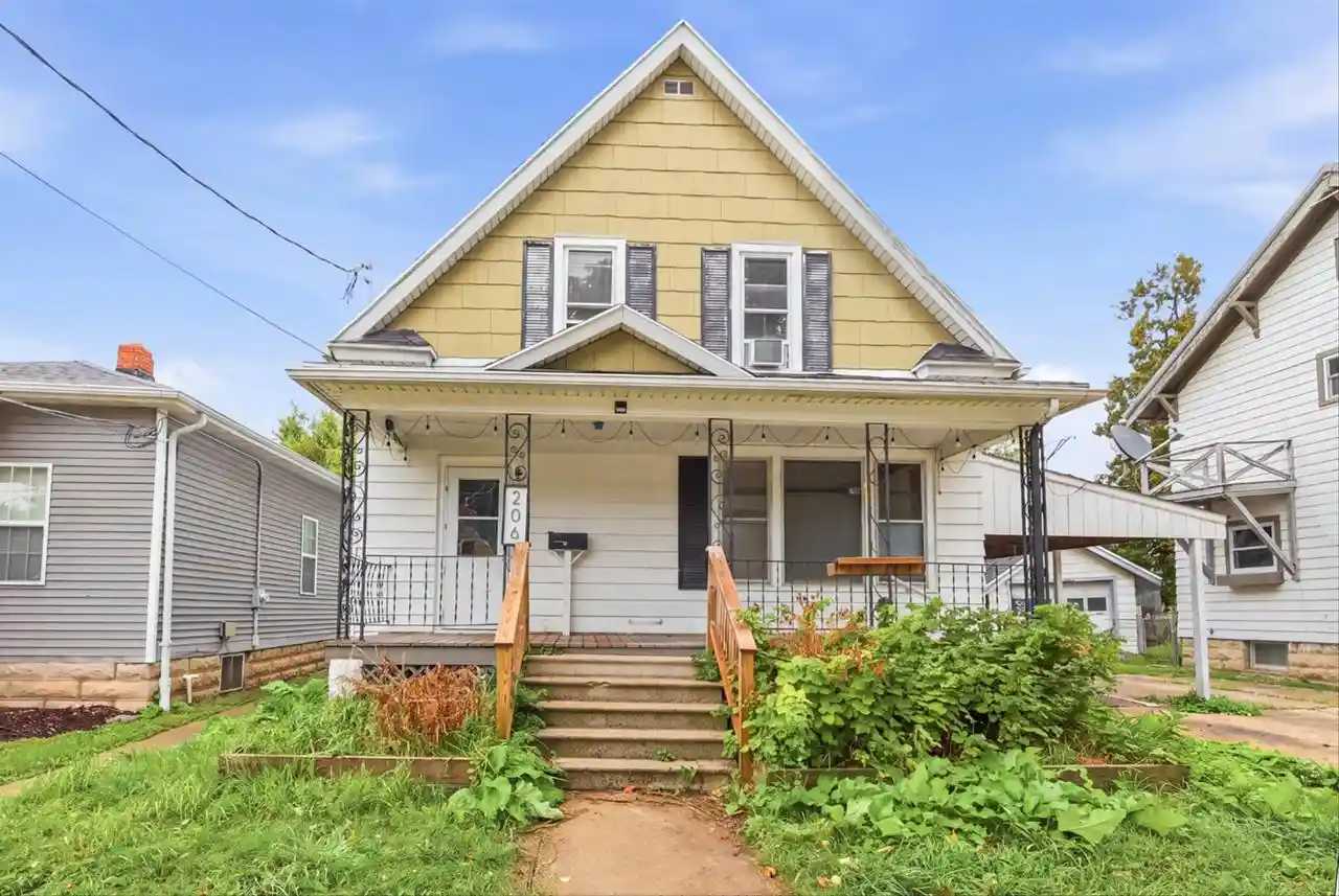 Photo 1 of Single family home for sale at 206 W Winnebago St, Appleton, WI 54911 | MLS# 50332327 | Listing updated on 2026-09-22