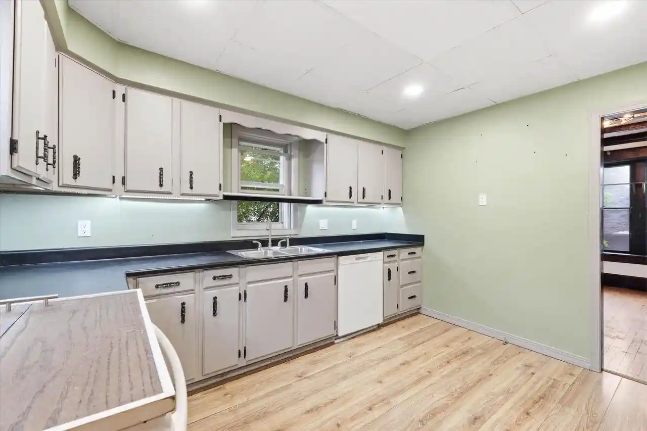 Photo 2 of Single family home for sale at 206 W Winnebago St, Appleton, WI 54911 | MLS# 50332327 | Listing updated on 2026-09-22