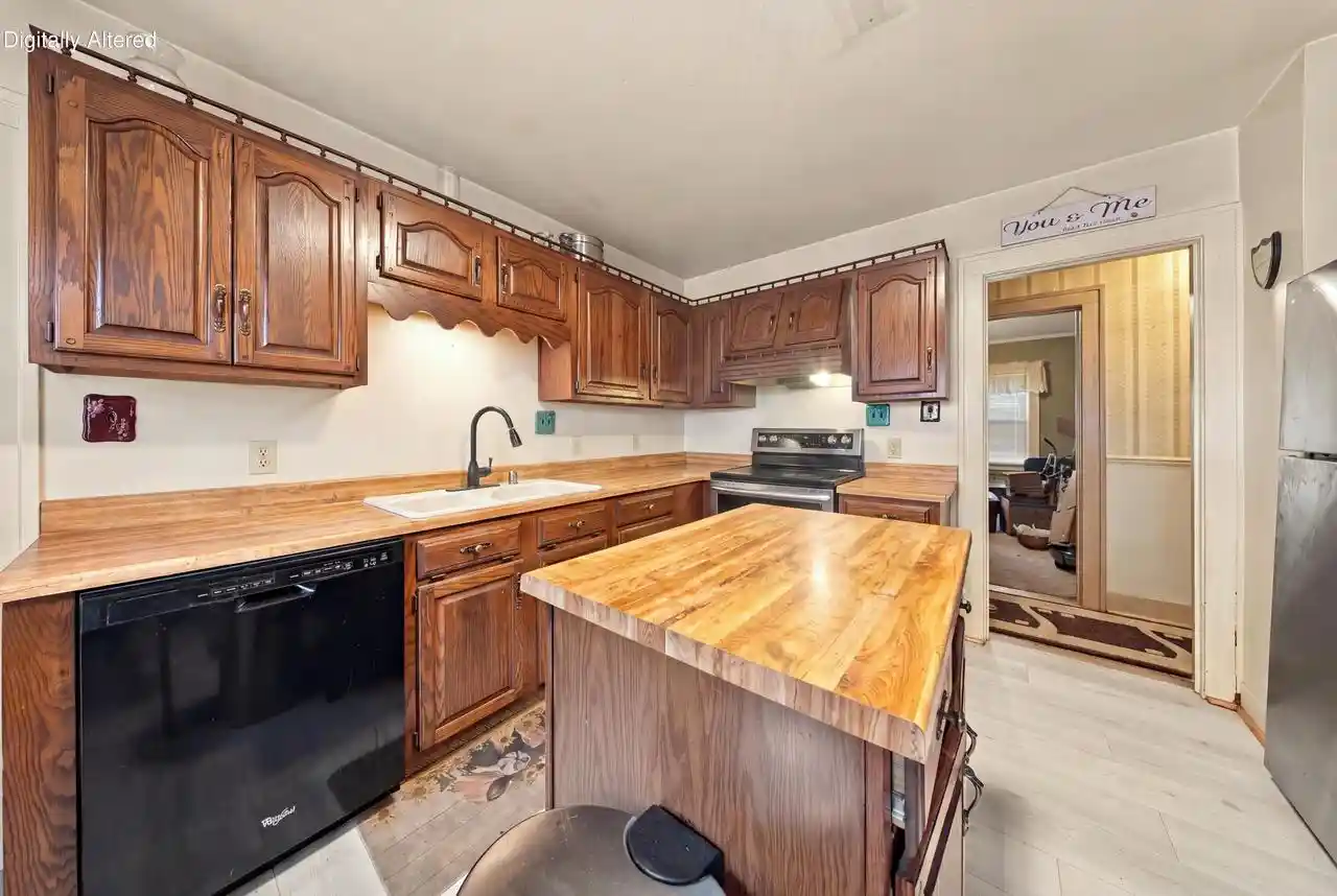 Photo 3 of Single family home for sale at 2002 Wollmer St, Manitowoc, WI 54220 | MLS# 1979724 | Listing updated on 2026-09-28