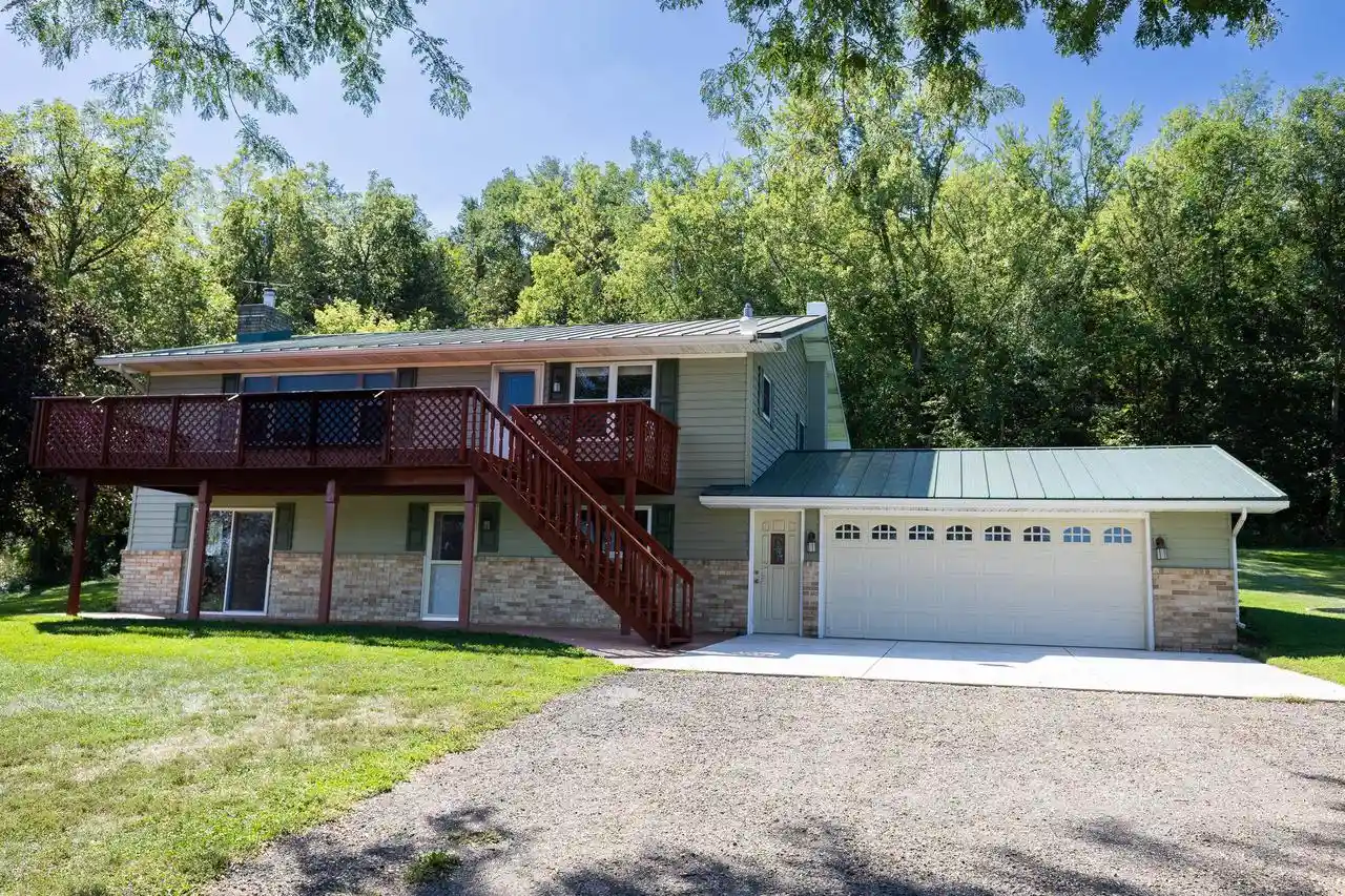 Photo 1 of Single family home for sale at 6932 E Sawle Rd, Arena, WI 53503 | MLS# 2032268 | Listing updated on 2026-09-29