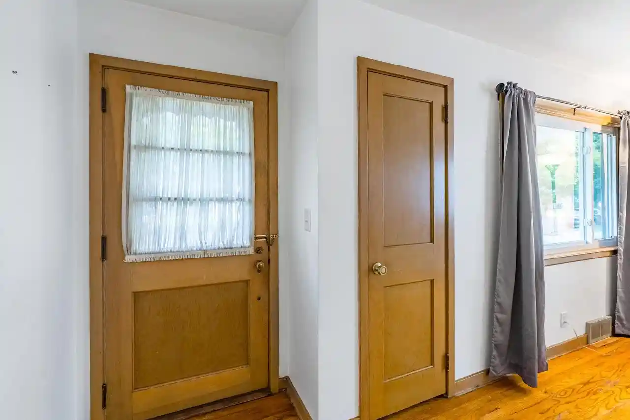 Photo 3 of Single family home for sale at 813 Ross Ave, Wausau, WI 54403 | MLS# 22604440 | Listing updated on 2026-09-11