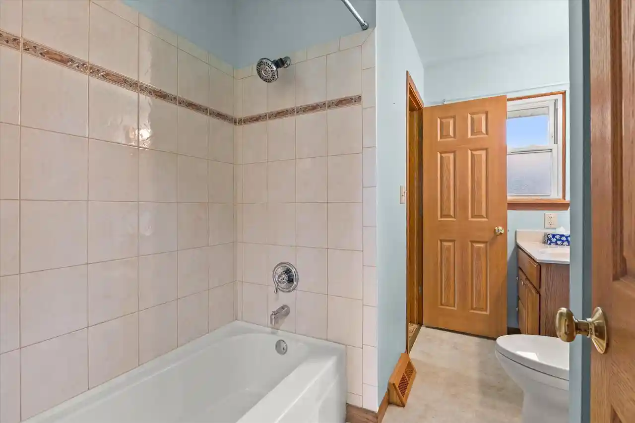 Photo 3 of Single family home for sale at 3217 Indian Trl, Caledonia, WI 53402 | MLS# 1979734 | Listing updated on 2026-09-14