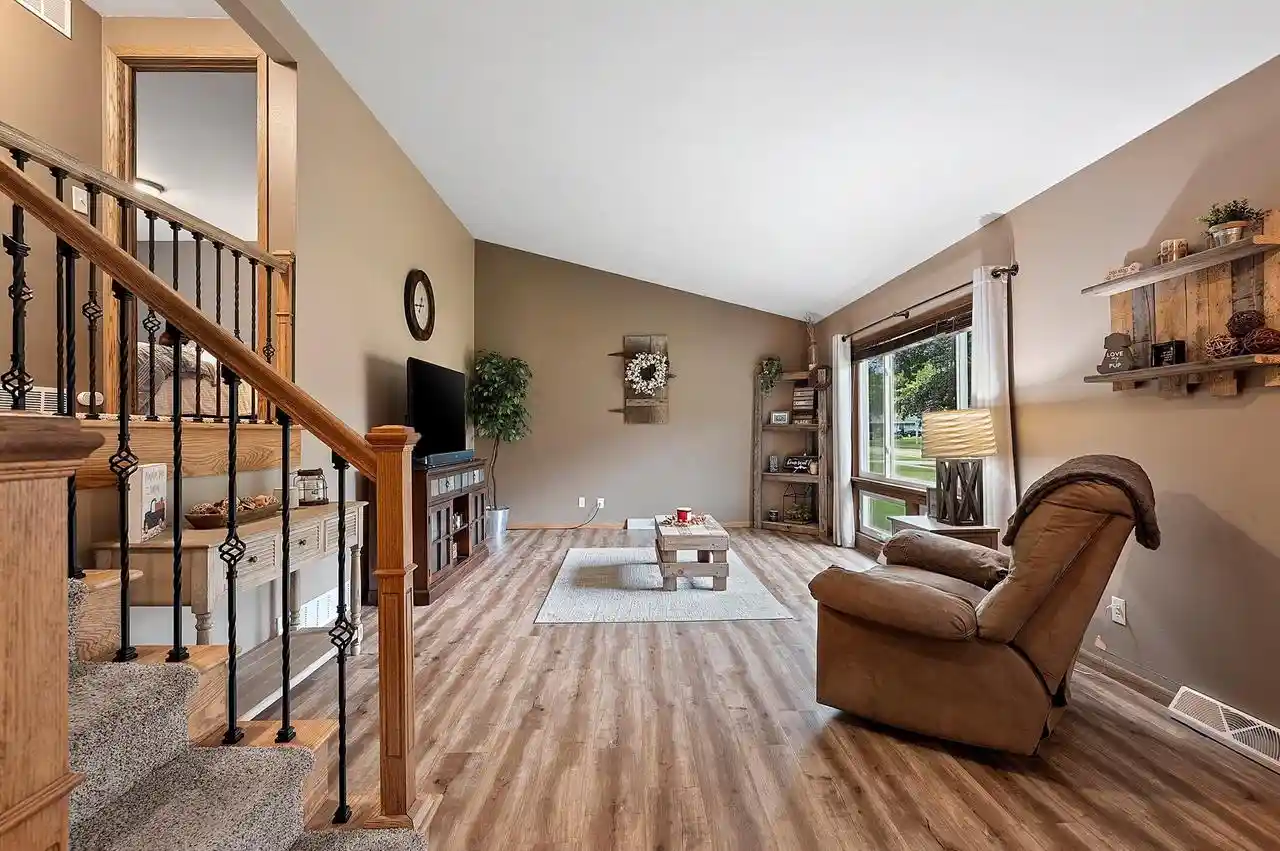 Photo 2 of Single family home for sale at 1854 Fairview St, Oshkosh, WI 54901 | MLS# 50332334 | Listing updated on 2026-09-10