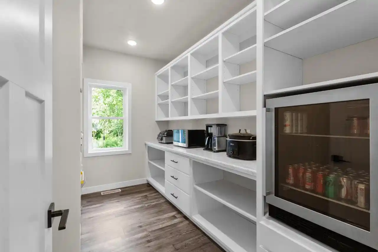 Photo 3 of Single family home for sale at W6018 Ryford St, Menasha, WI 54952 | MLS# 50332332 | Listing updated on 2026-09-22
