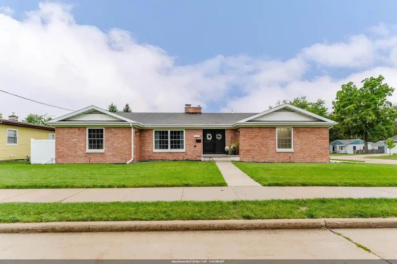 Photo 1 of Single family home for sale at 1433 Hazel St, Oshkosh, WI 54901 | MLS# 50332326 | Listing updated on 2026-09-22