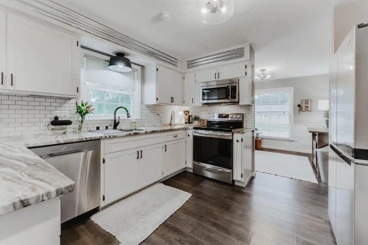 Photo 3 of Single family home for sale at 1433 Hazel St, Oshkosh, WI 54901 | MLS# 50332326 | Listing updated on 2026-09-22