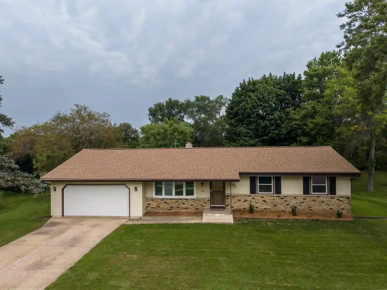 Photo 1 of Single family home for sale at 1936 River View Dr, Janesville, WI 53546 | MLS# 2032276 | Listing updated on 2026-09-23