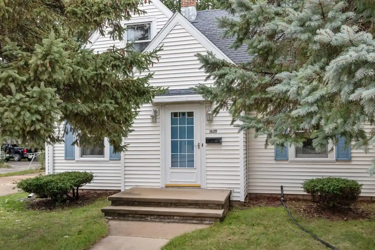 Photo 1 of Single family home for sale at 1620 N Richmond St, Appleton, WI 54911 | MLS# 50332333 | Listing updated on 2026-09-13