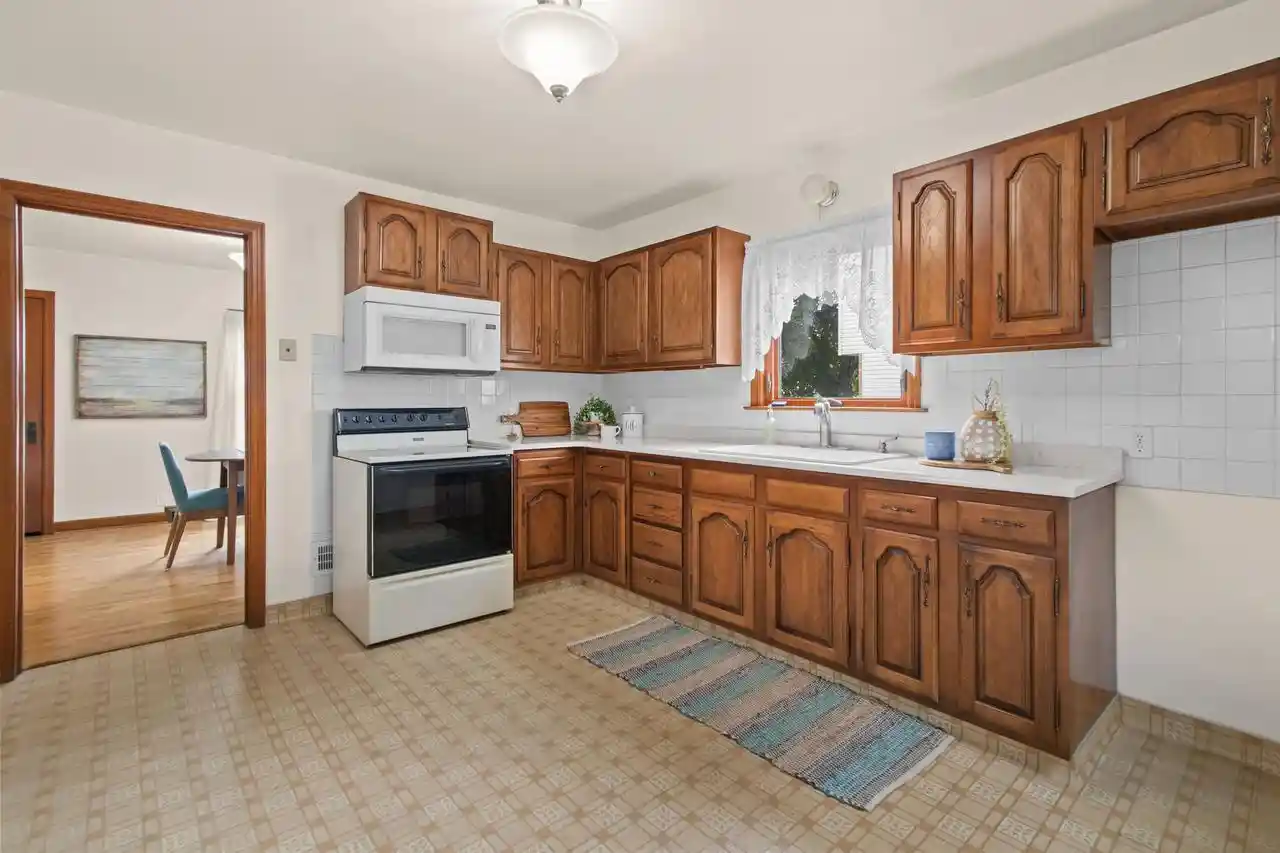 Photo 3 of Single family home for sale at 1620 N Richmond St, Appleton, WI 54911 | MLS# 50332333 | Listing updated on 2026-09-13