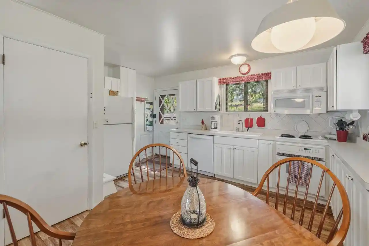 Photo 3 of Single family home for sale at N1845 Wooddale Dr, Lake Geneva, WI 53147 | MLS# 1979747 | Listing updated on 2026-09-21