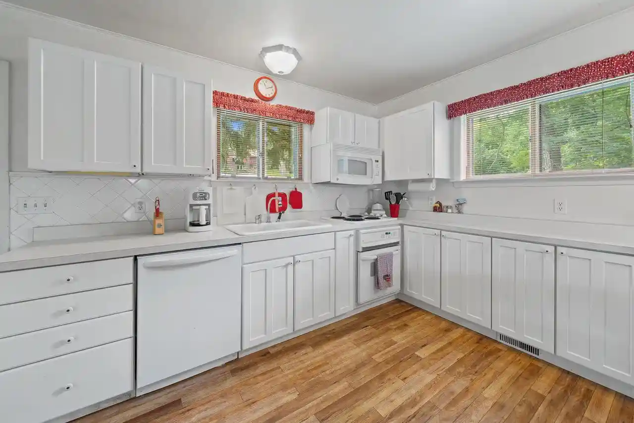 Photo 4 of Single family home for sale at N1845 Wooddale Dr, Lake Geneva, WI 53147 | MLS# 1979747 | Listing updated on 2026-09-21