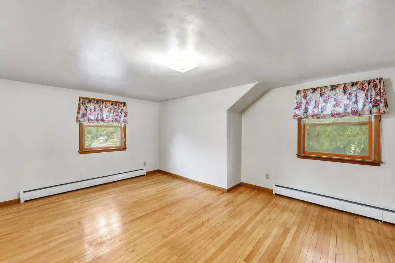 Photo 4 of Single family home for sale at 427 Apollo Way, De Pere, WI 54115 | MLS# 50332331 | Listing updated on 2026-10-04