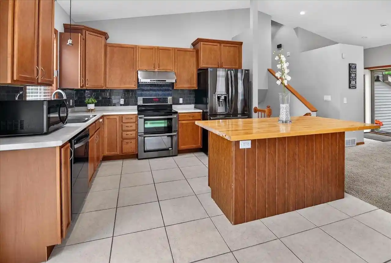 Photo 3 of Single family home for sale at 4109 Vidon Dr, Madison, WI 53704 | MLS# 2032282 | Listing updated on 2026-09-14