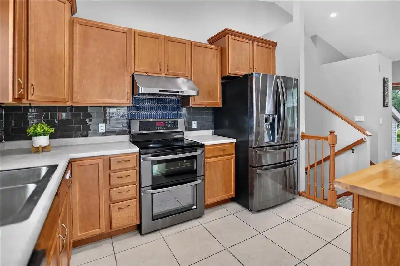Photo 4 of Single family home for sale at 4109 Vidon Dr, Madison, WI 53704 | MLS# 2032282 | Listing updated on 2026-09-14