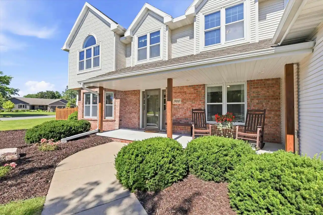 Photo 1 of Single family home for sale at 1900 Little Valley Ct, De Pere, WI 54115 | MLS# 50332343 | Listing updated on 2026-10-04