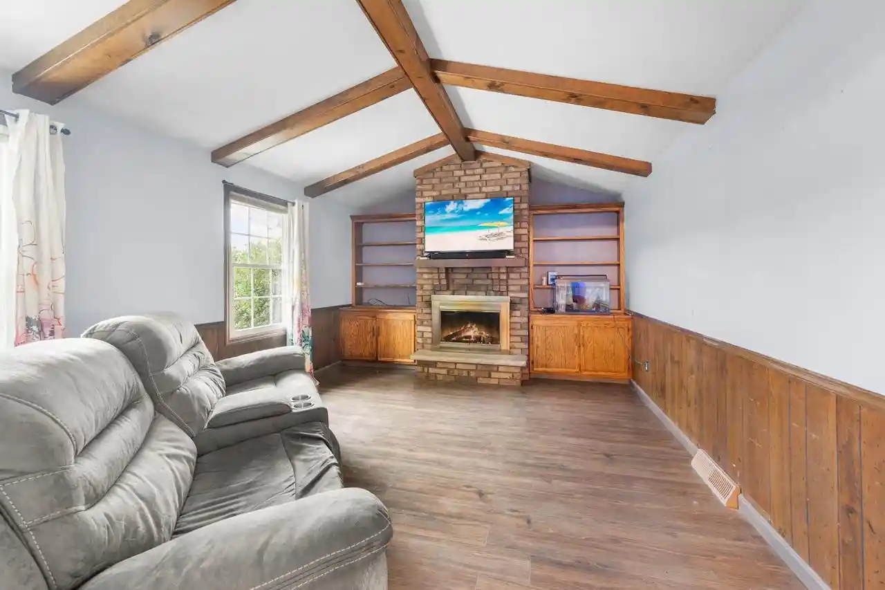 Photo 3 of Single family home for sale at 2910 Grande, Green Bay, WI 54301 | MLS# 50332341 | Listing updated on 2026-09-19
