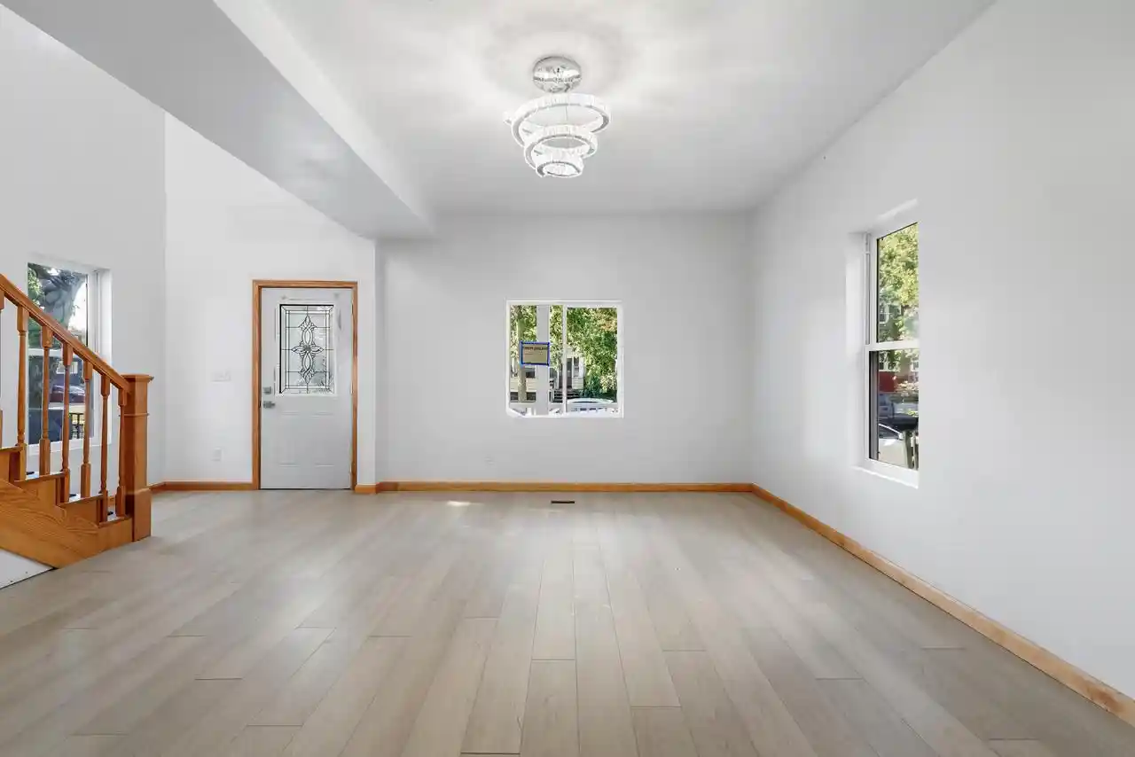 Photo 2 of Single family home for sale at 909 Vine St, La Crosse, WI 54601 | MLS# 1979771 | Listing updated on 2026-09-09