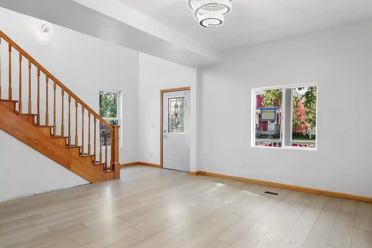 Photo 3 of Single family home for sale at 909 Vine St, La Crosse, WI 54601 | MLS# 1979771 | Listing updated on 2026-09-09