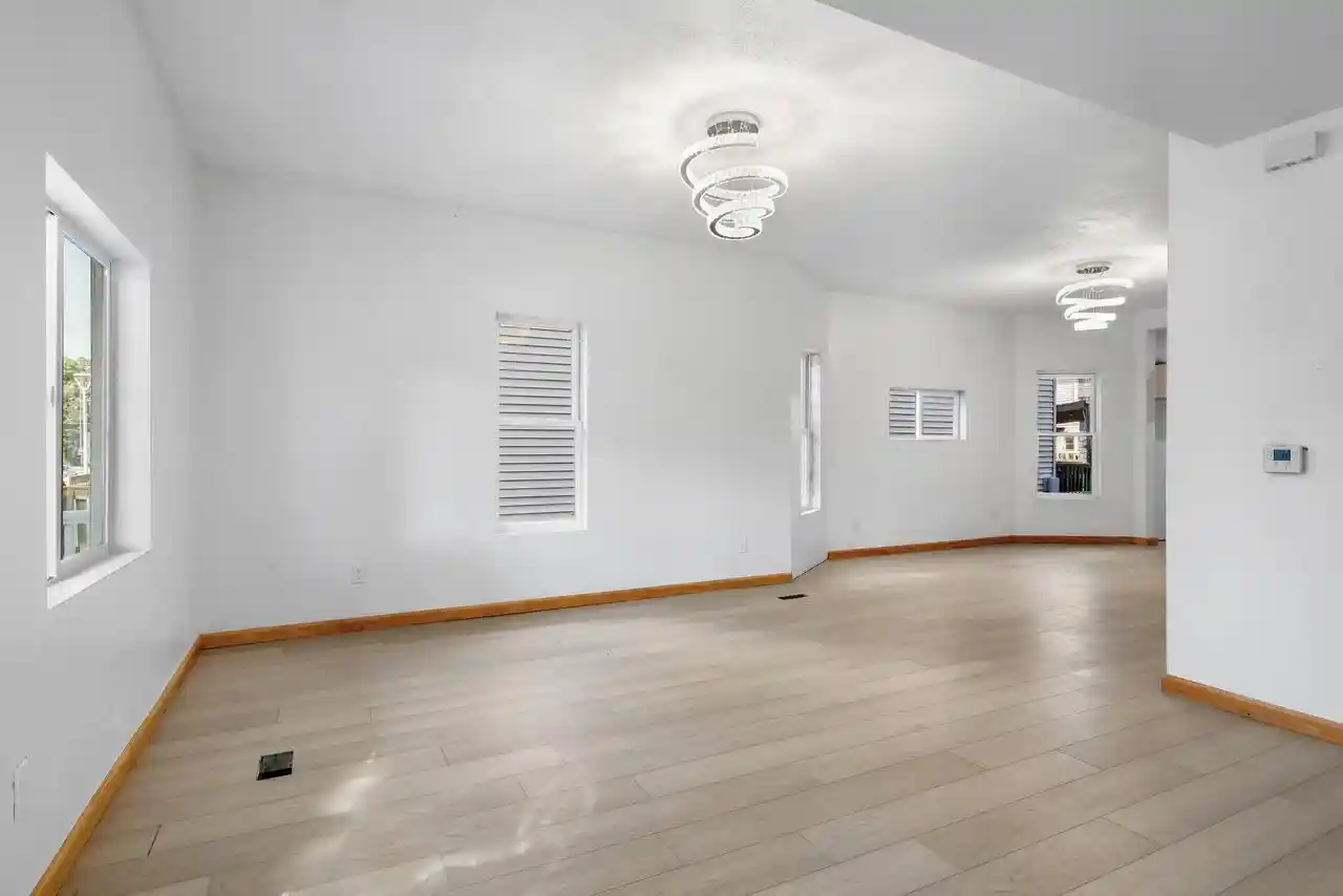 Photo 4 of Single family home for sale at 909 Vine St, La Crosse, WI 54601 | MLS# 1979771 | Listing updated on 2026-09-09