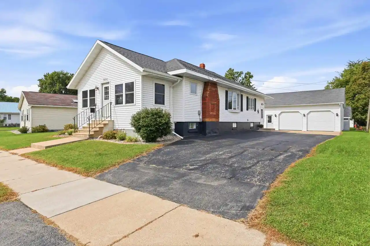 Single family home for sale at 709 W N Water St, New London, WI 54961 | MLS# 50332344
