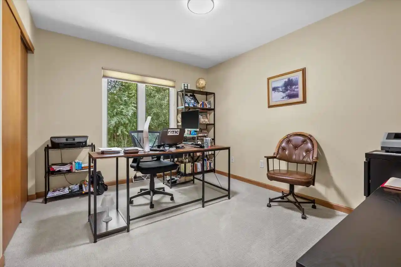 Listing Photo 4 - Condo for sale in building located at W196n11442 Shadow Wood Dr, Germantown, WI 53022 - Unit #2