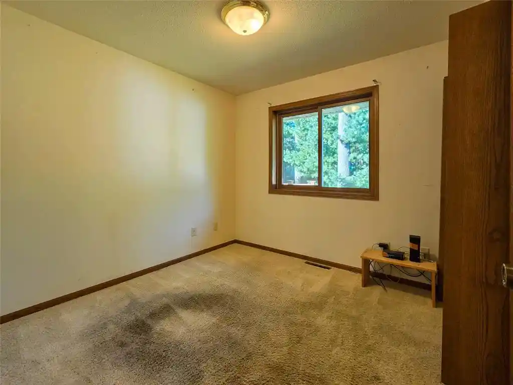 Photo 2 of Single family home for sale at 3228 Summerfield Dr, Eau Claire, WI 54701 | MLS# 1604921 | Listing updated on 2026-09-14