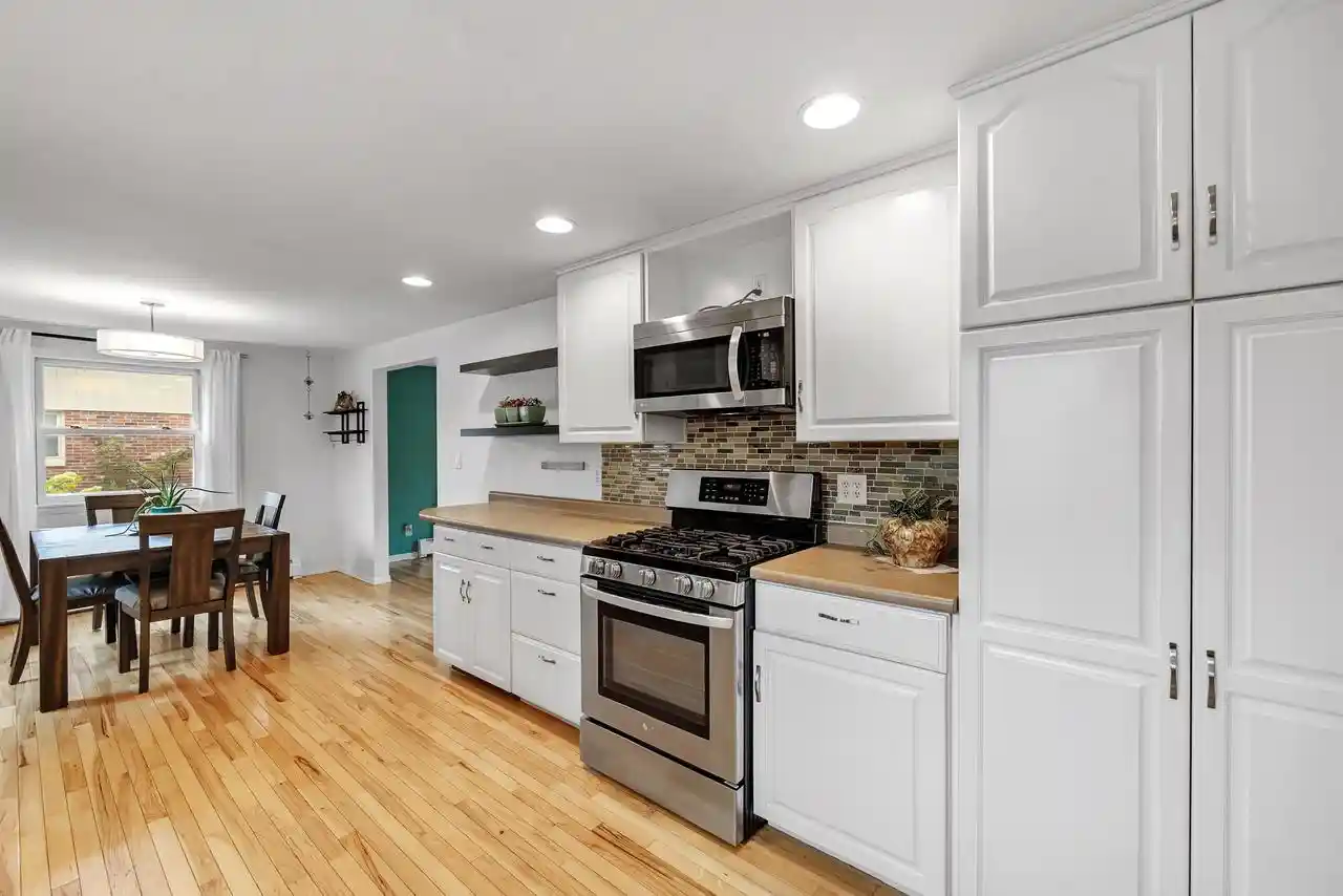 Photo 2 of Single family home for sale at 505 Waubaunuqua Trl, De Pere, WI 54115 | MLS# 50332347 | Listing updated on 2026-09-21