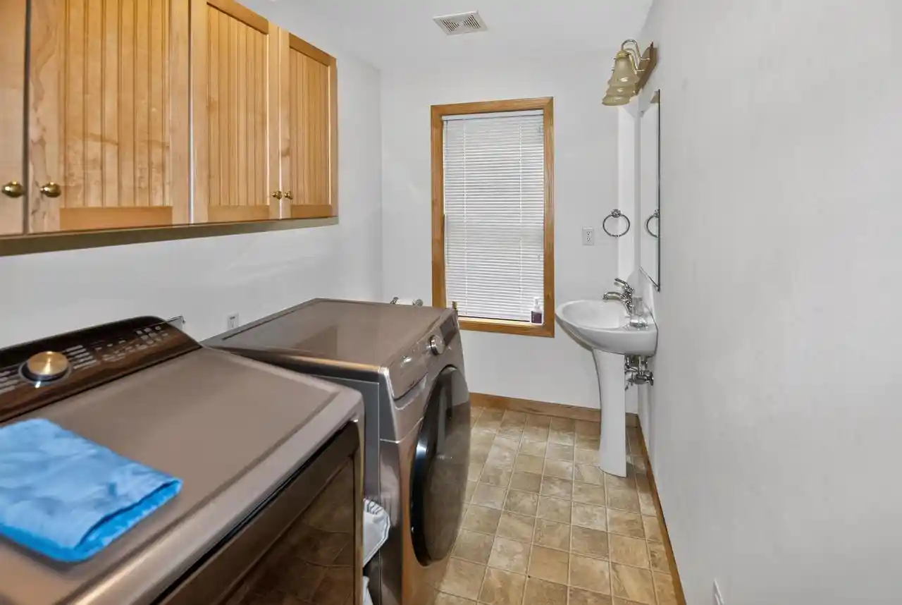 Photo 3 of Single family home for sale at 1302 Franklin St, Racine, WI 53403 | MLS# 1979791 | Listing updated on 2026-09-09