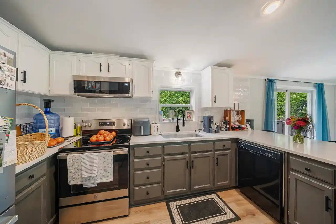 Photo 2 of Single family home for sale at 1021 E Elizabeth St, Shawano, WI 54166 | MLS# 50332362 | Listing updated on 2026-09-14