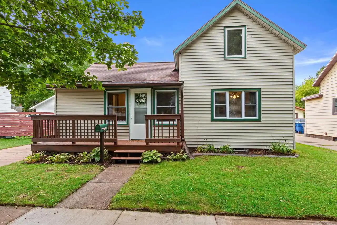 Photo 1 of Single family home for sale at 936 S 6th Avenue, Wausau, WI 54401 | MLS# 22604452 | Listing updated on 2026-09-23