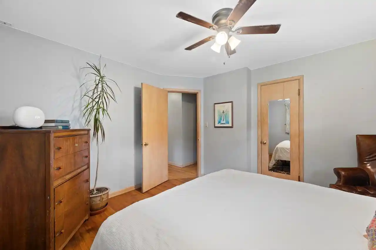 Photo 3 of Single family home for sale at 2720 E Elizabeth Ave, Saint Francis, WI 53235 | MLS# 1979810 | Listing updated on 2026-09-13