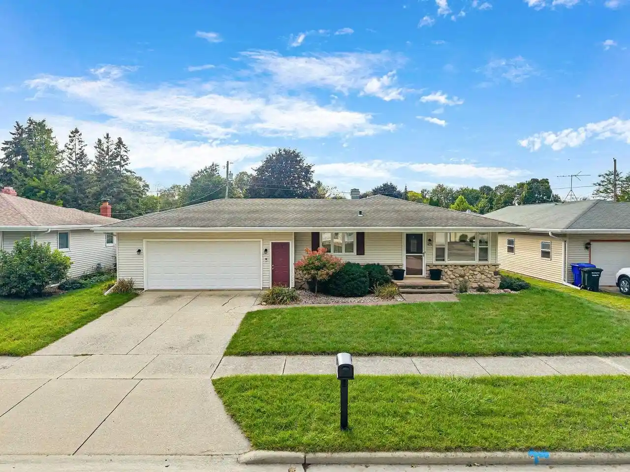 Photo 1 of Single family home for sale at 415 S Midpark Dr, Appleton, WI 54915 | MLS# 50332366 | Listing updated on 2026-09-18
