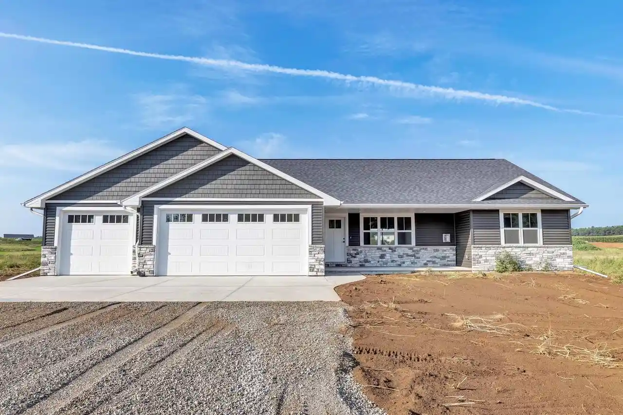 Photo 1 of Single family home for sale at 3735 Harolds Way, Green Bay, WI 54313 | MLS# 50332369 | Listing updated on 2026-09-09