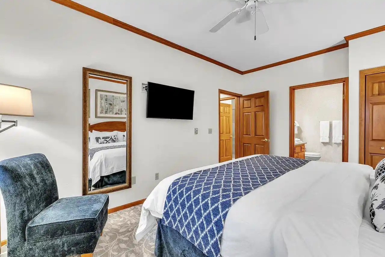 Listing Photo 4 - Condo for sale in building located at 101 Osthoff Ave, Elkhart Lake, WI 53020 - Unit #287