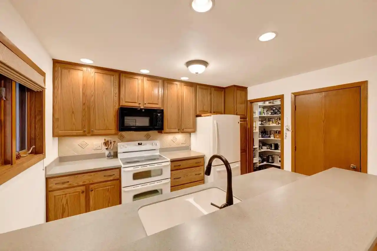 Photo 3 of Sale Pending at 8 Oak Grv Dr, Madison, WI 53717 | MLS# 2032296 | Listing updated on 2026-09-16