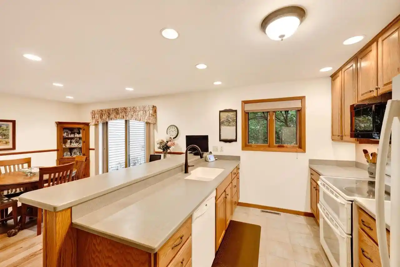 Photo 4 of Sale Pending at 8 Oak Grv Dr, Madison, WI 53717 | MLS# 2032296 | Listing updated on 2026-09-16