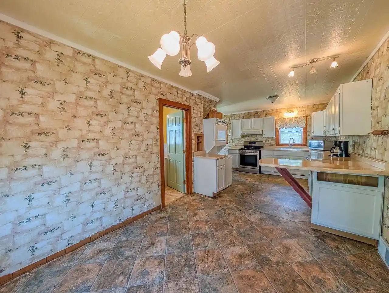 Photo 2 of Single family home for sale at 914 West St, Merrill, WI 54452 | MLS# 22604454 | Listing updated on 2026-09-18