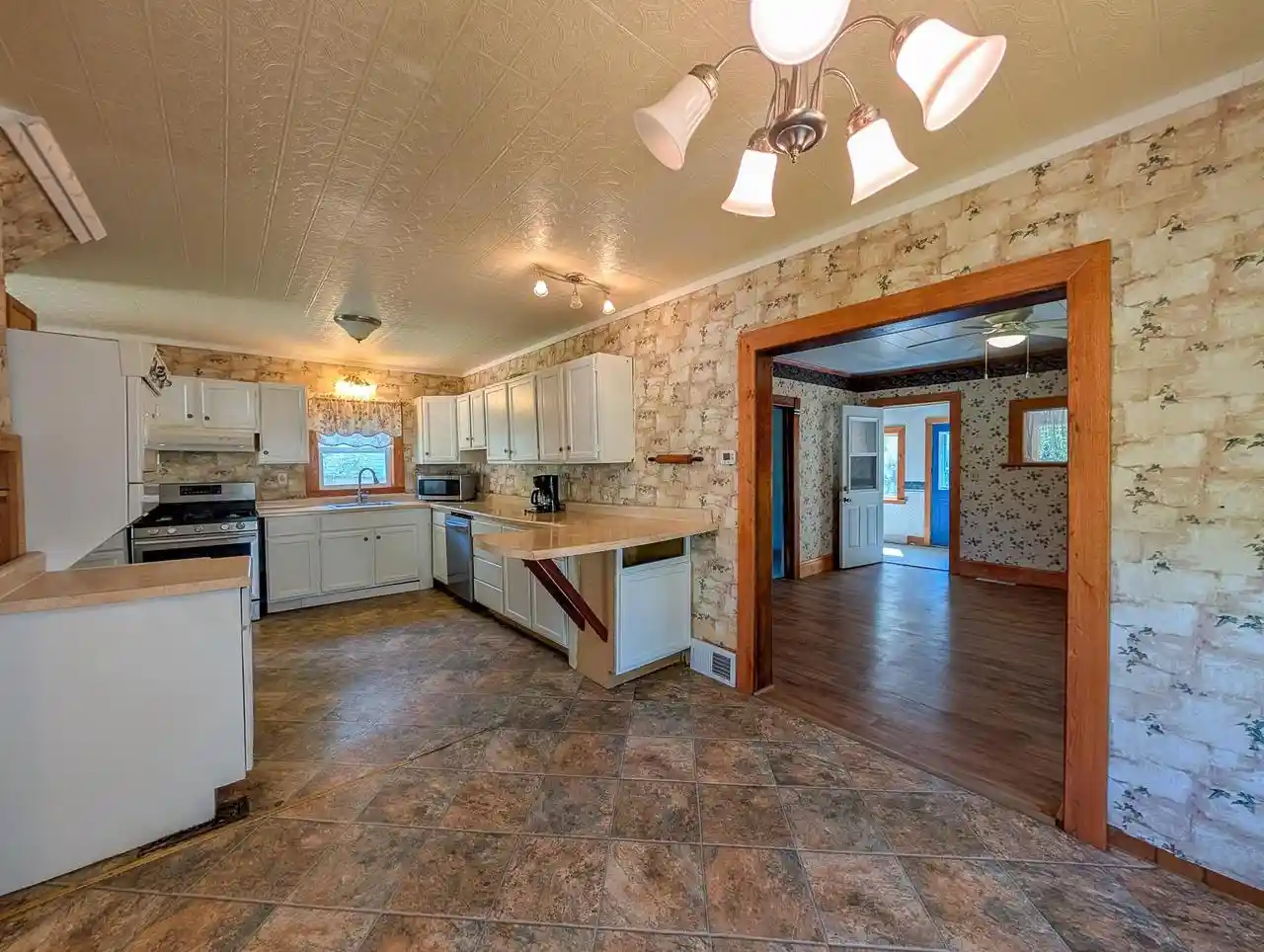 Photo 3 of Single family home for sale at 914 West St, Merrill, WI 54452 | MLS# 22604454 | Listing updated on 2026-09-18