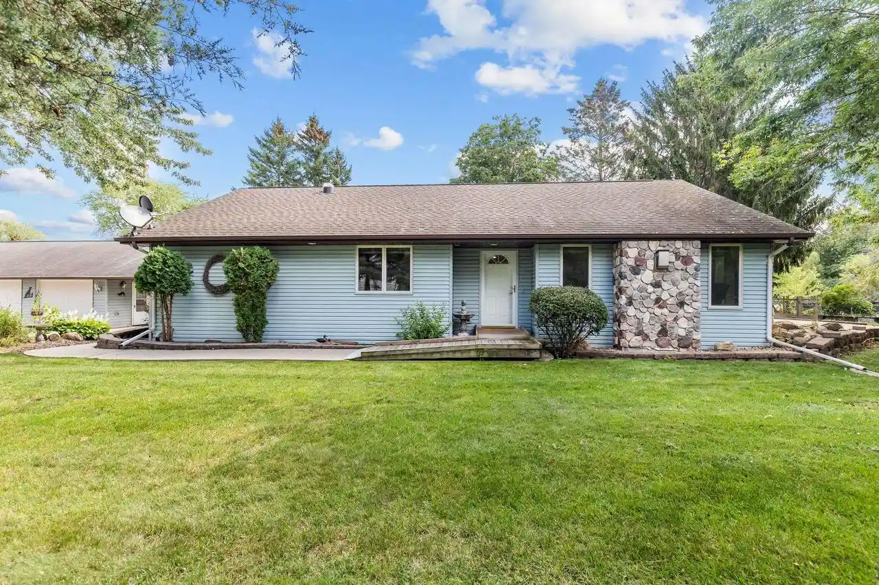 Single family home for sale at 8443 Oconnells Resort Rd, Winneconne, WI 54986 | MLS# 50332348