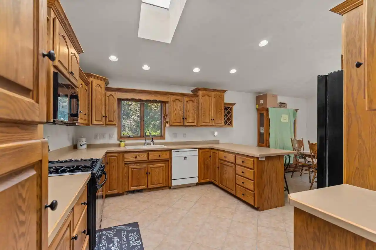 Photo 2 of Single family home for sale at 8443 Oconnells Resort Rd, Winneconne, WI 54986 | MLS# 50332348 | Listing updated on 2026-09-20