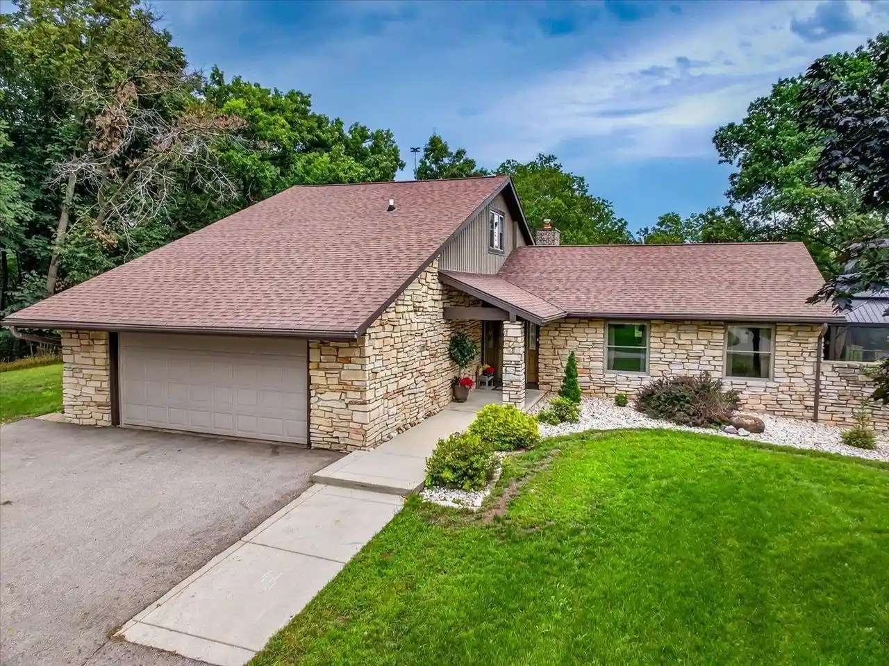 Photo 1 of Single family home for sale at 2670 N Britt Rd, Janesville, WI 53548 | MLS# 2032302 | Listing updated on 2026-09-21