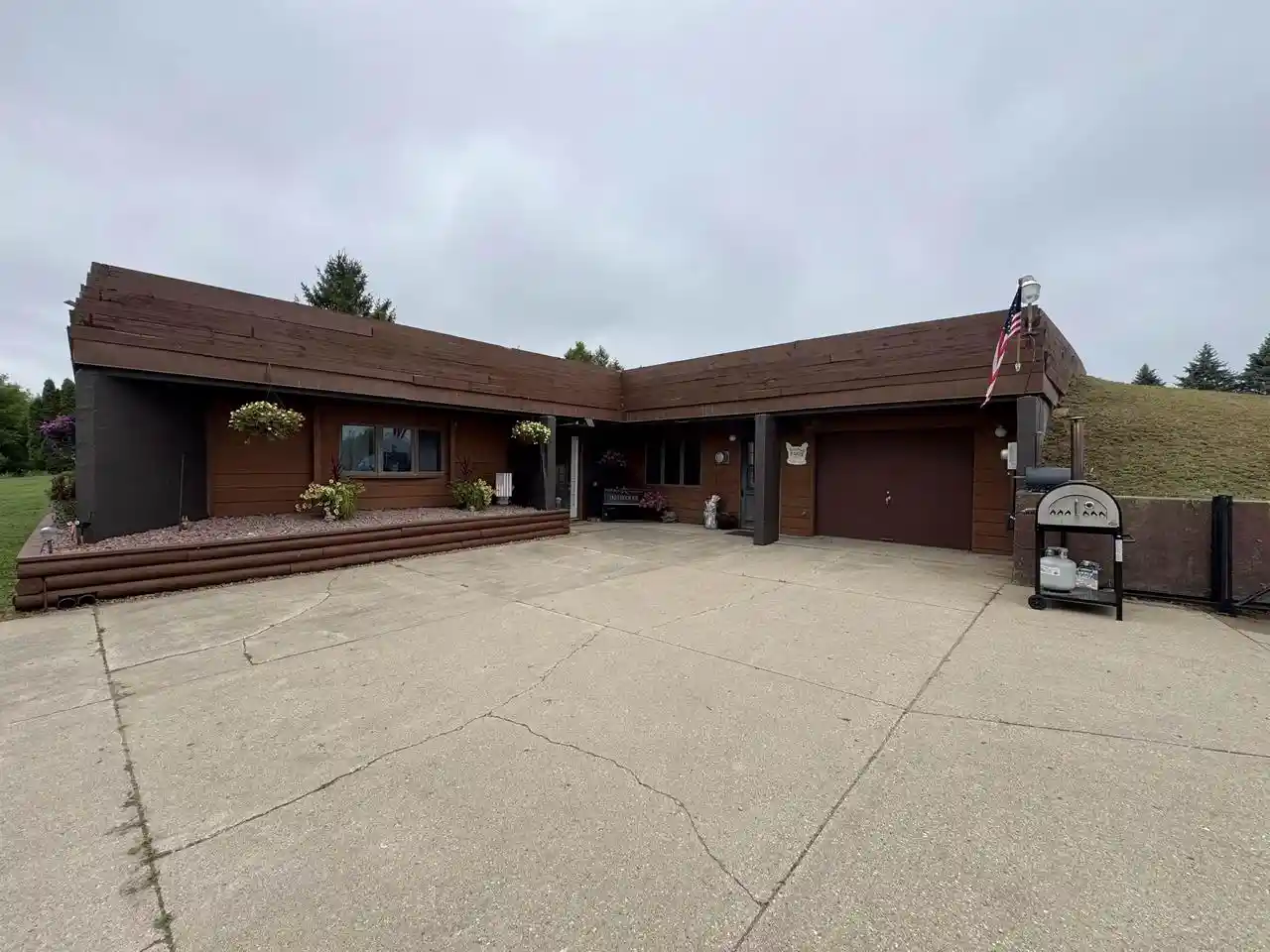 Photo 1 of Single family home for sale at W8203 Hudson Rd, Browntown, WI 53522 | MLS# 2032304 | Listing updated on 2026-10-02